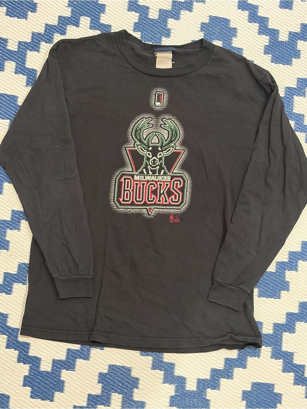 Vintage Milwaukee Bucks Long Sleeve Shirt NBA Exclusive Collection Size L